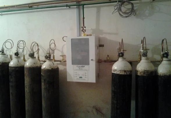 Oxygen manifold room with cylinder banks